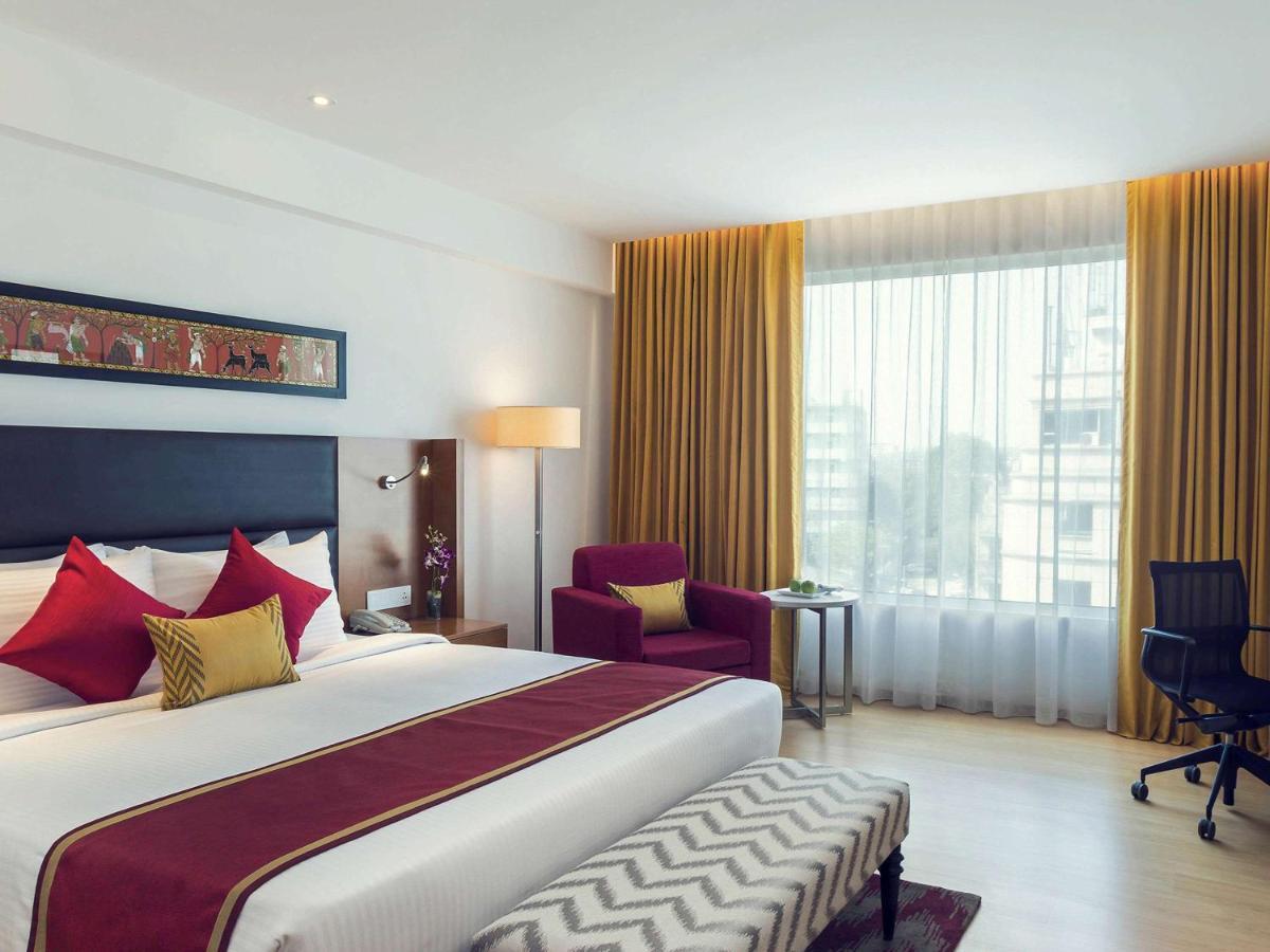Mercure Hyderabad Kcp Banjara Hills, An Accor Hotel Экстерьер фото A room at the hotel
